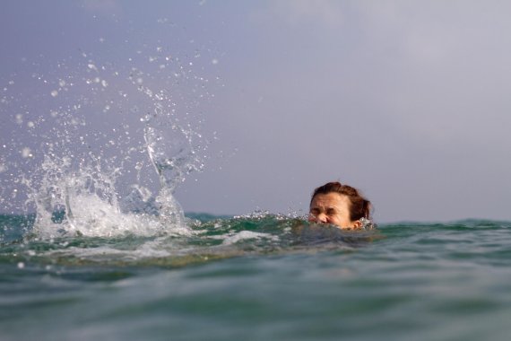 Schwimmen lernen kann lebenswichtig sein – auch für Erwachsene 