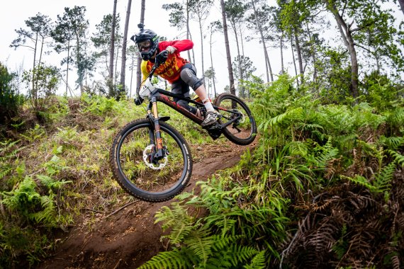 mb-160418-kevin-madergegger-on-madeira-island-nr4-by-maasewerd Kevin Maderegger at the extensive test of the PathRIOT by Ghost