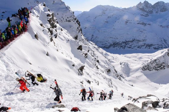 mb-patrouille Beschwerlicher Aufstieg während der Patrouille des Glaciers.
