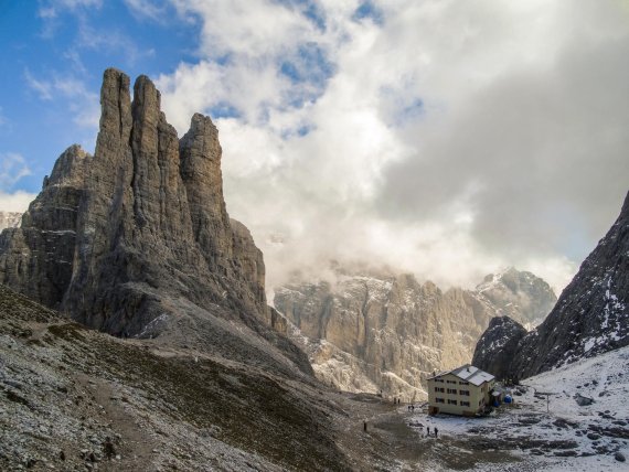 Klettern in der spektakulären Landschaft der Dolomiten