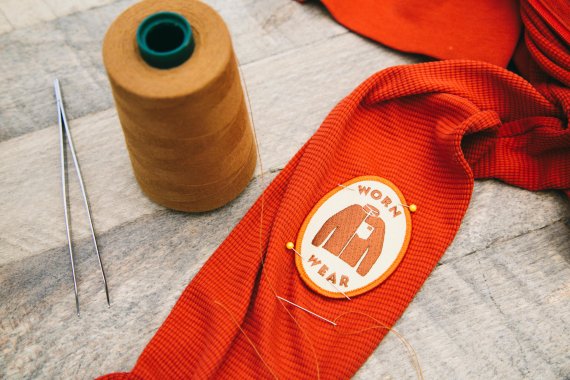 mb-160429-iii-worn-wear-copyright-c-2016-patagonia-inc Sustainability is in the foreground at the Worn Wear initiative. Repairing instead of trashing.