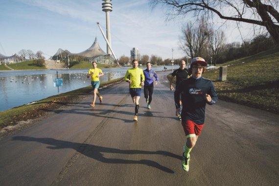 mb-fns-6 Ultra runner Florian Neuschwander starting at the Wings for Life World Run in Munich.