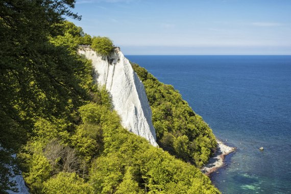 mb-160517-ThinkstockPhotos-491912431 Wandern an der Ostsee – zwischen Steilküste und flachem Sandstrand