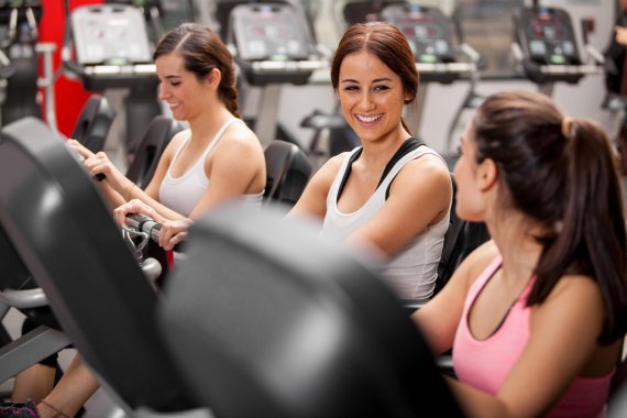 mb-160522-ThinkstockPhotos-459935755 Spinning: Fitness-Workout mit Gleichgesinnten im Kurs