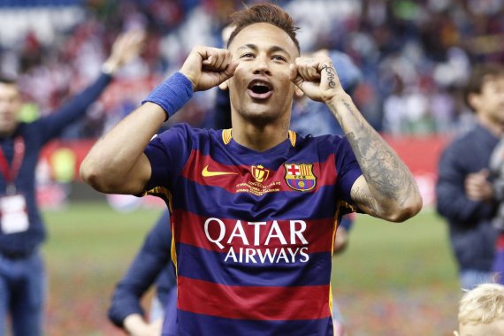 mb-Neymar-Jubel Neymar jubelt auch weiterhin im Nike-Trikot für den FC Barcelona: Der US-Konzern verlängerte den Vertrag.