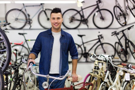 mb-160530-ThinkstockPhotos-508852840 Wer das Bike im Fachhandel kauft, kann mit individueller Beratung rechnen.