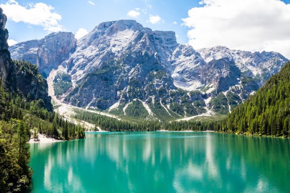 mb-160601-ThinkstockPhotos-176537964 Südtirol: Eldorado für Trekking-Freunde – am Pragser Wildsee in den Dolomiten