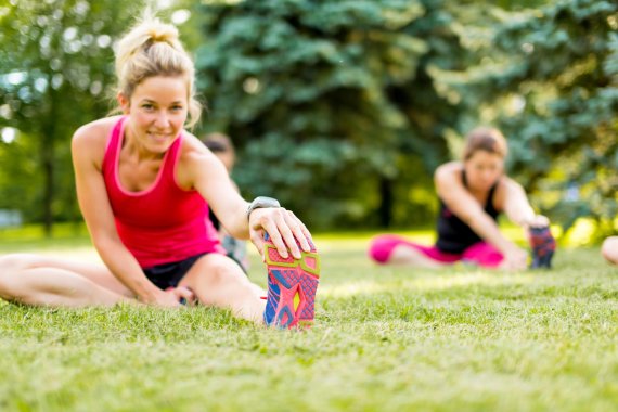 mb-160617-thinkstockphotos-187156257 Hochwertige Bekleidung ist für alle Sportler sehr wichtig. Besonders im Sommer sind kühlende, schnell trocknende Materialien unverzichtbar.