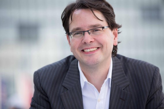 mb-1Portrait-Thomas-Knuewer Thomas Knüwer berät Unternehmen bei ihrer Digitalstrategie: Beim #Trikotgate fand er Puma nicht #foreverfaster.