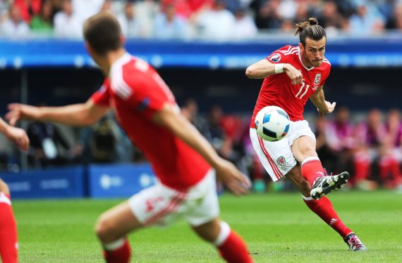 Gareth Bale is successful for Wales at the Euro 2016 with his Adidas X 15 (available starting at a reduced 150 euros).