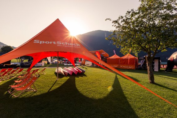 mb-160629-im215-1002-01-p2p1307 At SportScheck’s OutdoorTestival in Trentino the latest products are tested.
