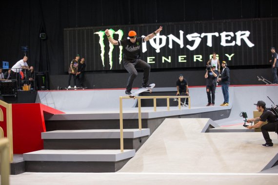 mb-Chris-Cole-Action-SLS Chris Cole ist einer der Stars der SLS: 2013 gewann der US-Amerikaner die Champions League des Skateboardens.