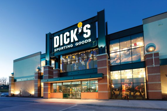 mb-160704-Dicks-Sporting-Goods Dick's Sporting Goods aus Pennsylvania ist eine der größten Sportgeschäftketten der Welt.