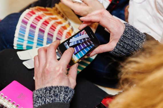 Welche Farbe soll es 2018 sein? ISPO TEXTRENDS ist die Plattform für textile Trends.