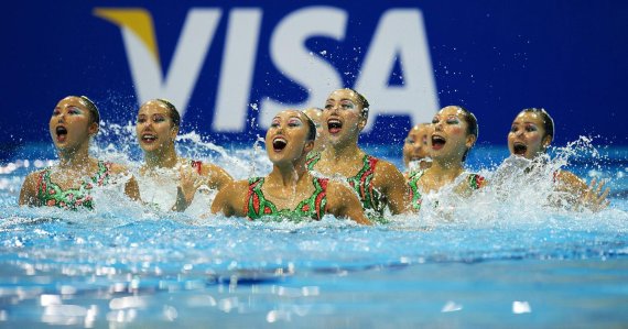 mb-olympia-london-team-japan Always largely represented, already at the qualifiers for synchronized swimming before the Olympics: Visa is a “Worldwide Olympic Partner.”