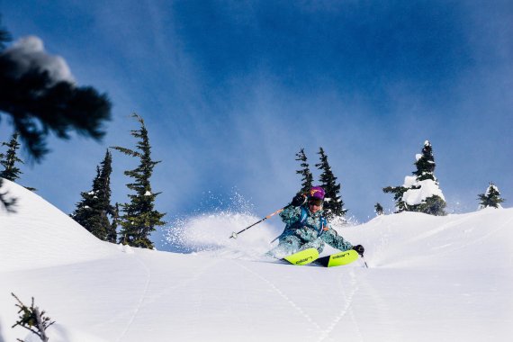 mb-160819-Glen_action Glen Plake has been skiing with Elan for the past ten year – and it will stay this way.