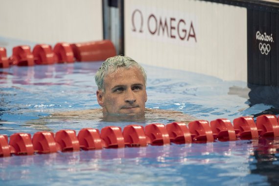 mb-160823-imago25152004h Difficult times for Ryan Lochte as his sponsors abandon ship.
