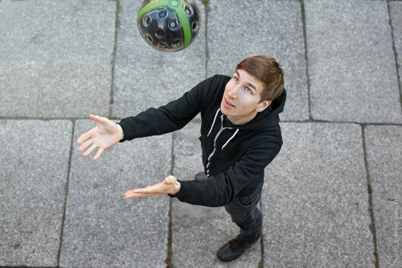 mb-160829-panono-founder-rgb Panono creator Jonas Pfeil shows how to throw the ball camera into the air with as little spin as possible.