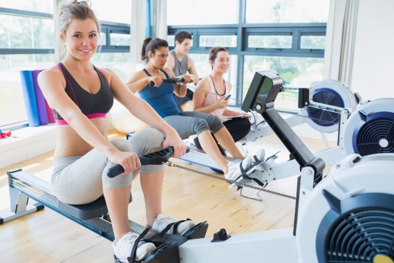 mb-160830-ThinkstockPhotos-155787024 Rudergeräte gehören seit Jahren zum Standard der Fitnessstudios