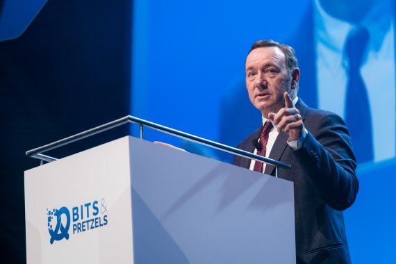 mb-160925-Bits and Pretzels - Day One - Image by Dan Taylor - dan@heisenbergmediacom-142jpg Kevin Spacey hält die Keynote Speech bei Bits & Pretzels.