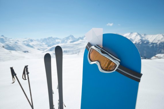 mb-160928-ThinkstockPhotos-178990540 Ski oder Snowboard: die beliebtesten Wintersportarten im direkten Vergleich