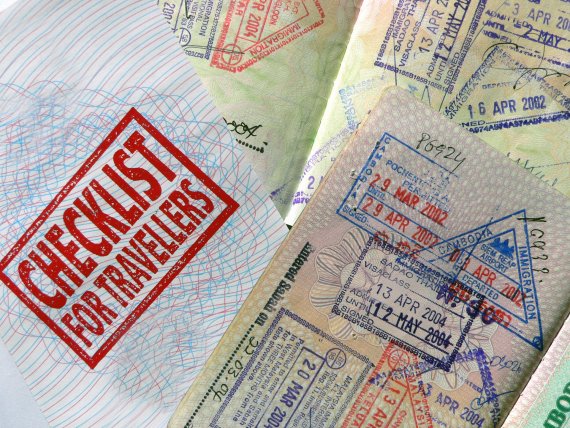 mb-160928-ThinkstockPhotos-176959432 Ohne die Papiere kann der Winterurlaub ganz schnell wieder zu Ende sein.