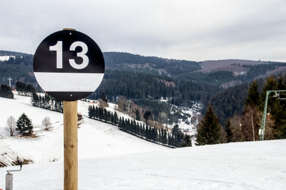 mb-161004-ThinkstockPhotos-468193904 Farben zeigen die Schwierigkeit der Piste an: Schwarz nur für versierte Fahrer.
