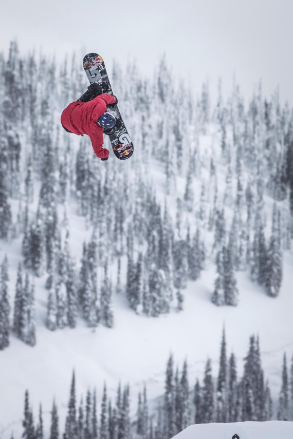 mb-161017-snowboarding-serfas Die Snowboard-Profis steigern sich von Winter zu Winter, doch dadurch werden nicht mehr Bretter verkauft.