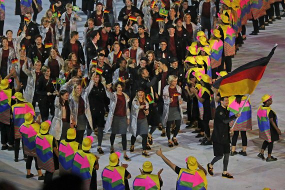 mb-161031-sioux-schuhe-boll Bei Olympia 2016 lief die deutsche Mannschaft in Sioux-Schuhen ins Stadion ein – wenig später begann der Ärger mit dem DOSB.