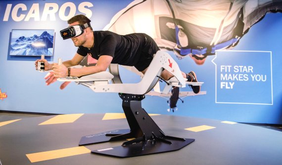 Fit Star makes you fly: The German fitness company provides an Icaros for their customers.