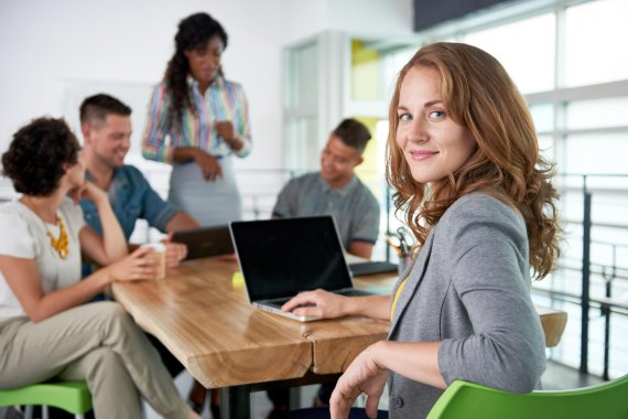 mb-161128-ThinkstockPhotos-532344192 Content Marketing Manager können mit Inhalten viele potenzielle Kunden erreichen.