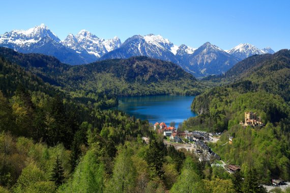 mb-161206-ThinkstockPhotos-619750338 Hohenschwangau und der Alpsee: Wandern vor großer Kulisse