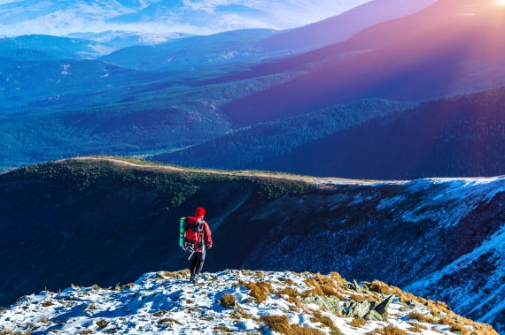 mb-161221-ThinkstockPhotos-501593720 Höhenwanderung: Letzte Schneereste in der Frühlingssonne