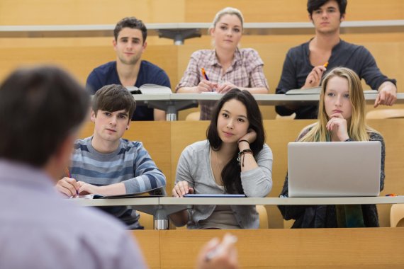 mb-161223-ThinkstockPhotos-163388444 Welches Universitätssytem ist das Richtige für mich – staatlich oder privat?