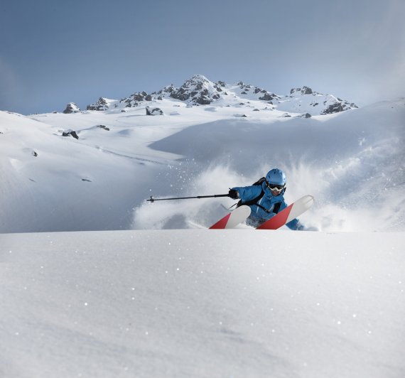 mb-161223-e7901f3f-79d1-4fe2-a430-fe6157717444 What will winter sport products be like if it gets warmer on the pistes?