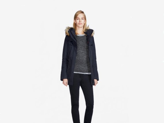 mb-comfortemp-parka Der NAPAJIRI FW17 Superlight Parka W mit THERMO-FIBRE®-Technologie powered by comfortemp® Thermoisolierung.