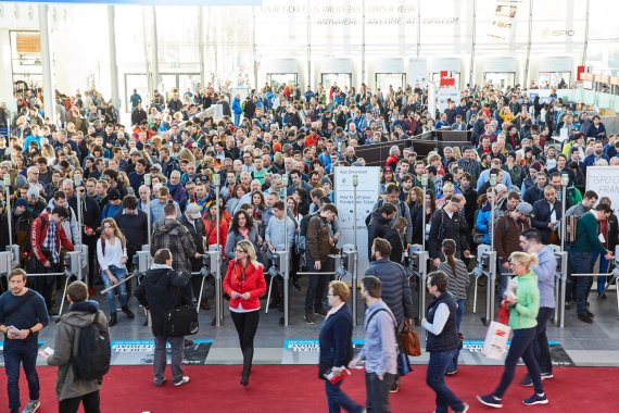 mb-170205-ISPO_Munich_2017_jf_0003 Um Punkt 9:00 Uhr öffnete die ISPO MUNICH ihre Tore.