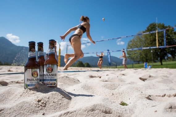 mb-170209-paulaner-volleyball-tegernsee-31-08-2016-c-brecheis-6390jpg The Hefe-Weißbier Non-Alcoholic is low-calorie and supplies the body with important amino acids and soluble carbohydrates.