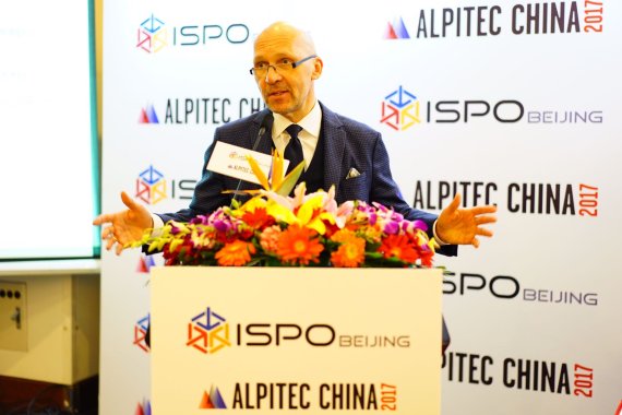 mb-170214-dittrich-beijing-pk Messechef Klaus Dittrich spricht auf der Pressekonferenz vor der ISPO BEIJING 2017.