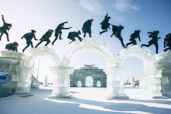 mb-170221-p-20170219-00327-hires-jpeg-24bit-rgb Jason Paul makes the ice city in Harbin his playground.