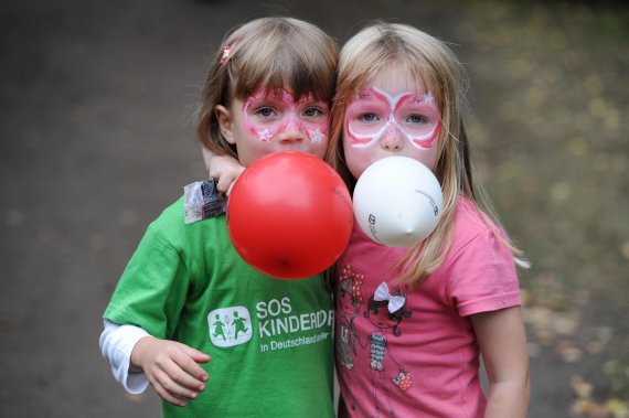mb-170314-SOS-Kinderdorf Intersport möchte Kinder zum Sport bewegen und hat eine Partnerschaft mit dem SOS-Kinderdorf geschlossen.