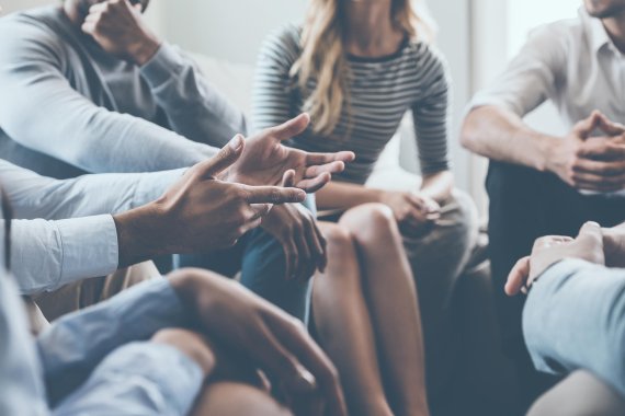 Crowdsourcing Crowd-Plattformen bieten Kunden die Möglichkeit, mitzugestalten.