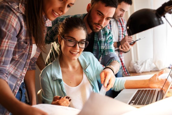mb-en-social-media-expertise Social media expertise can give you crucial advantages in the job market.