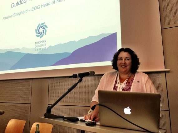 mb-170618-EOG Pauline G Pauline Shepherd stellte den Marktforschungsbericht „State of Trade" der European Outdoor Group (EOG) vor.