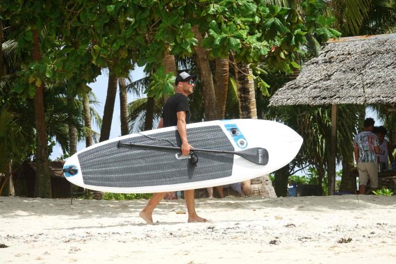 mb-170622-Tripstix-Beach Die SUP-Boards von Tripstix sind aufblasbar und deshalb leicht zu transportieren.