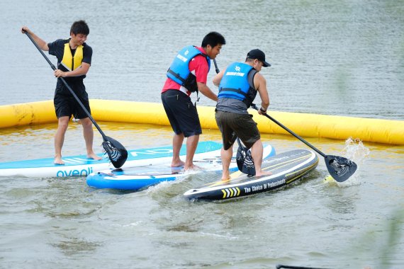 mb-170706-photo Auf dem ISPO Open Demo Day wird Stand-up Paddling zum Teamsport.