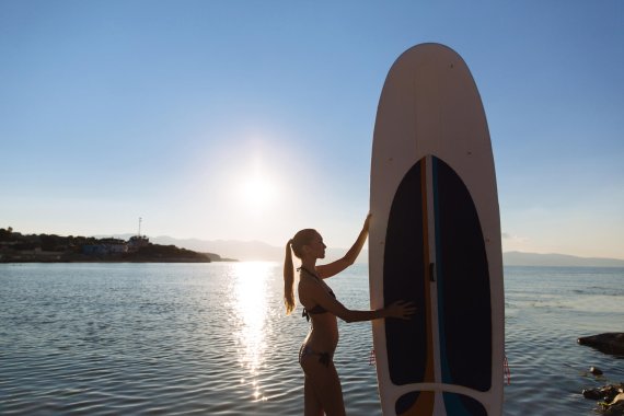 mb-160914-thinkstockphotos-589434832 The right SUP board: equipment for beginners may be somewhat larger.