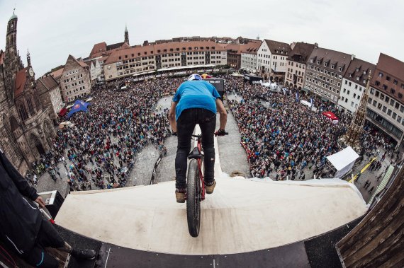 Der Red Bull District Ride 2017 war das Finale der FMB Diamond Series 2017.