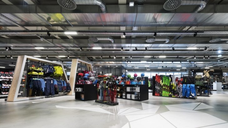 Ein Sportgeschäft, das hinsichtlich Design neue Maßstäbe in Deutschland setzt: Sport Förg in Friedberg bei Augsburg. Ein Sportgeschäft, das hinsichtlich Design neue Maßstäbe in Deutschland setzt: Sport Förg in Friedberg bei Augsburg.