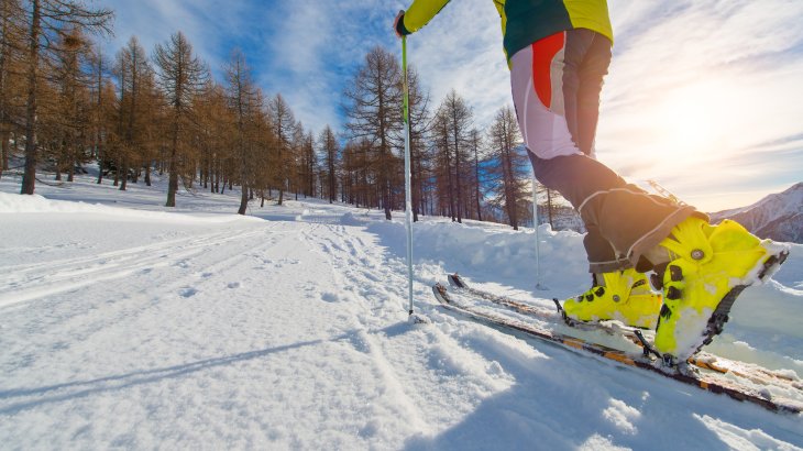 Aufstieg neben der Piste: Skitourengehen ist schon längst im Breitensport angekommen. Aufstieg neben der Piste: Skitourengehen ist schon längst im Breitensport angekommen.